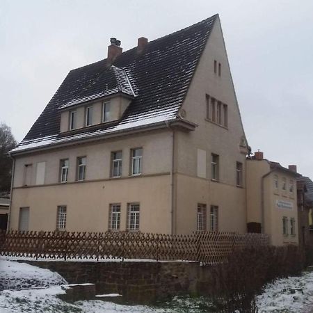 Ferienwohnung Wettin Am Petersbrunnen Esterno foto